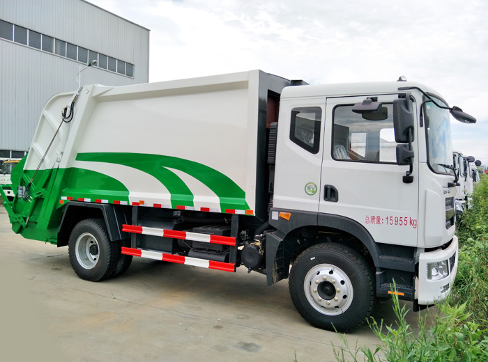 壓縮式垃圾車(chē)配置全解析 助力城市環(huán)衛(wèi)高效運(yùn)轉(zhuǎn)